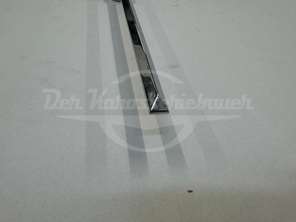 Zierstab an Kühlergitter für Fzg. mit Kurbelloch W187