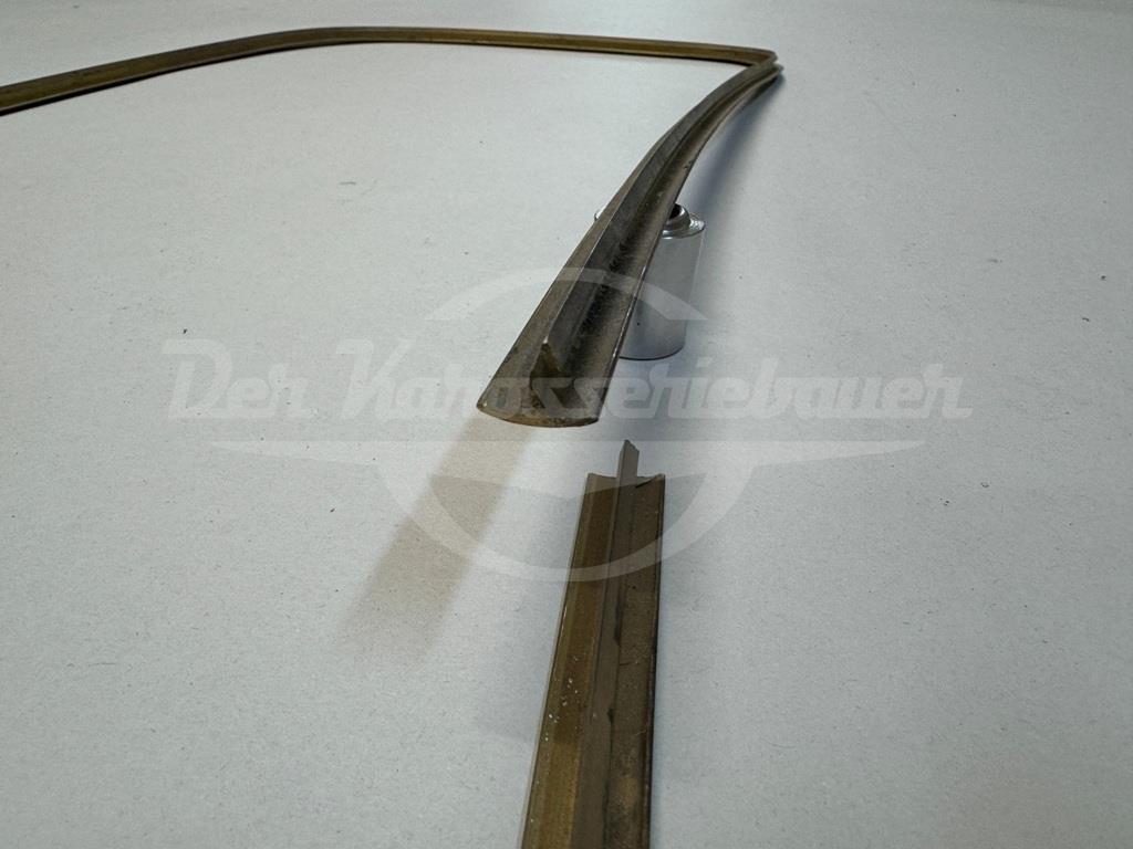 Zierrahmen Windschutzscheibe 170S, 220