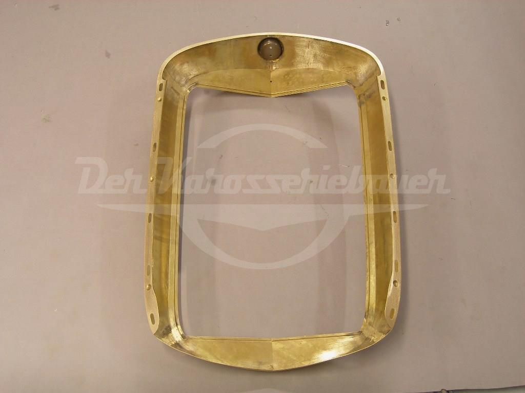 Kühlerverkleidung 300a, b, c Kühlerverkleidung 300a, b, c